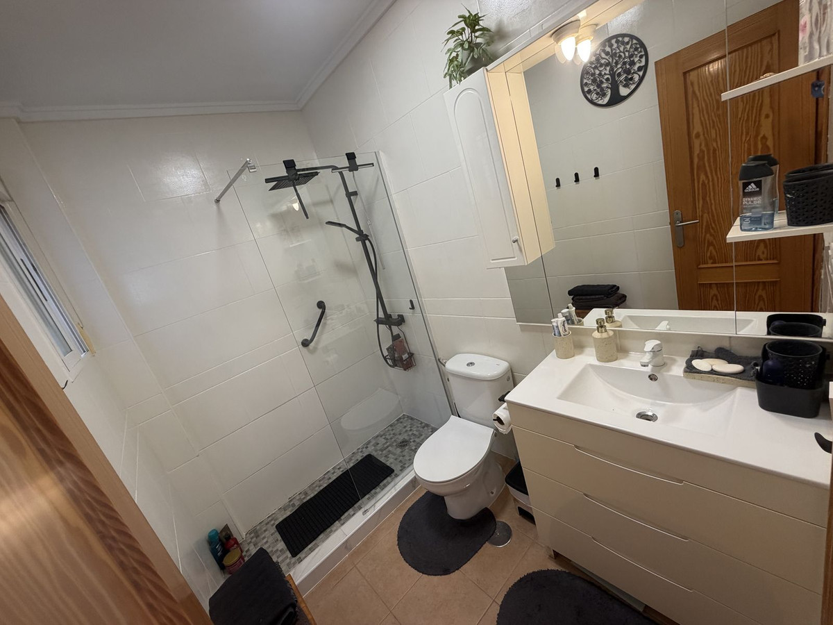 Se vende Pareada de 3 dormitorios en Costa Blanca, Alicante, España