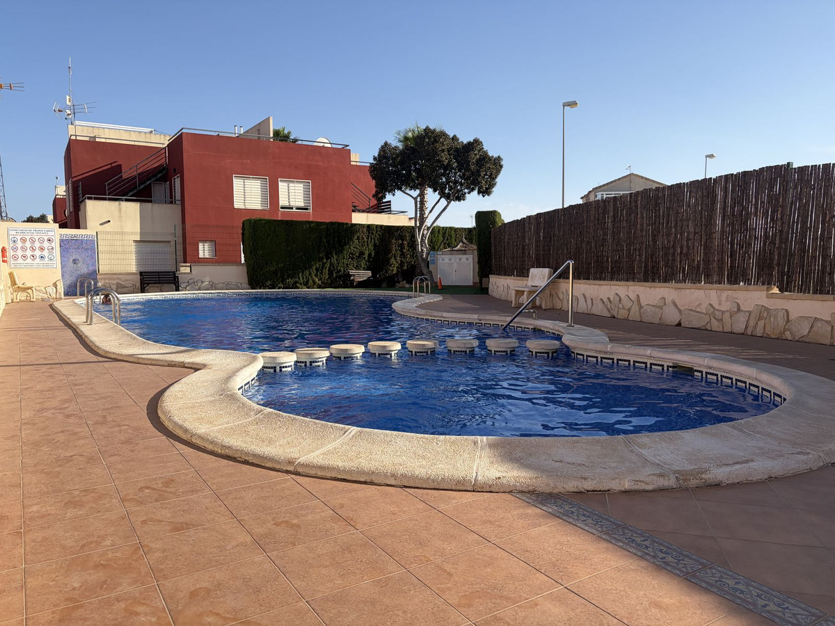Se vende Pareada de 3 dormitorios en Costa Blanca, Alicante, España
