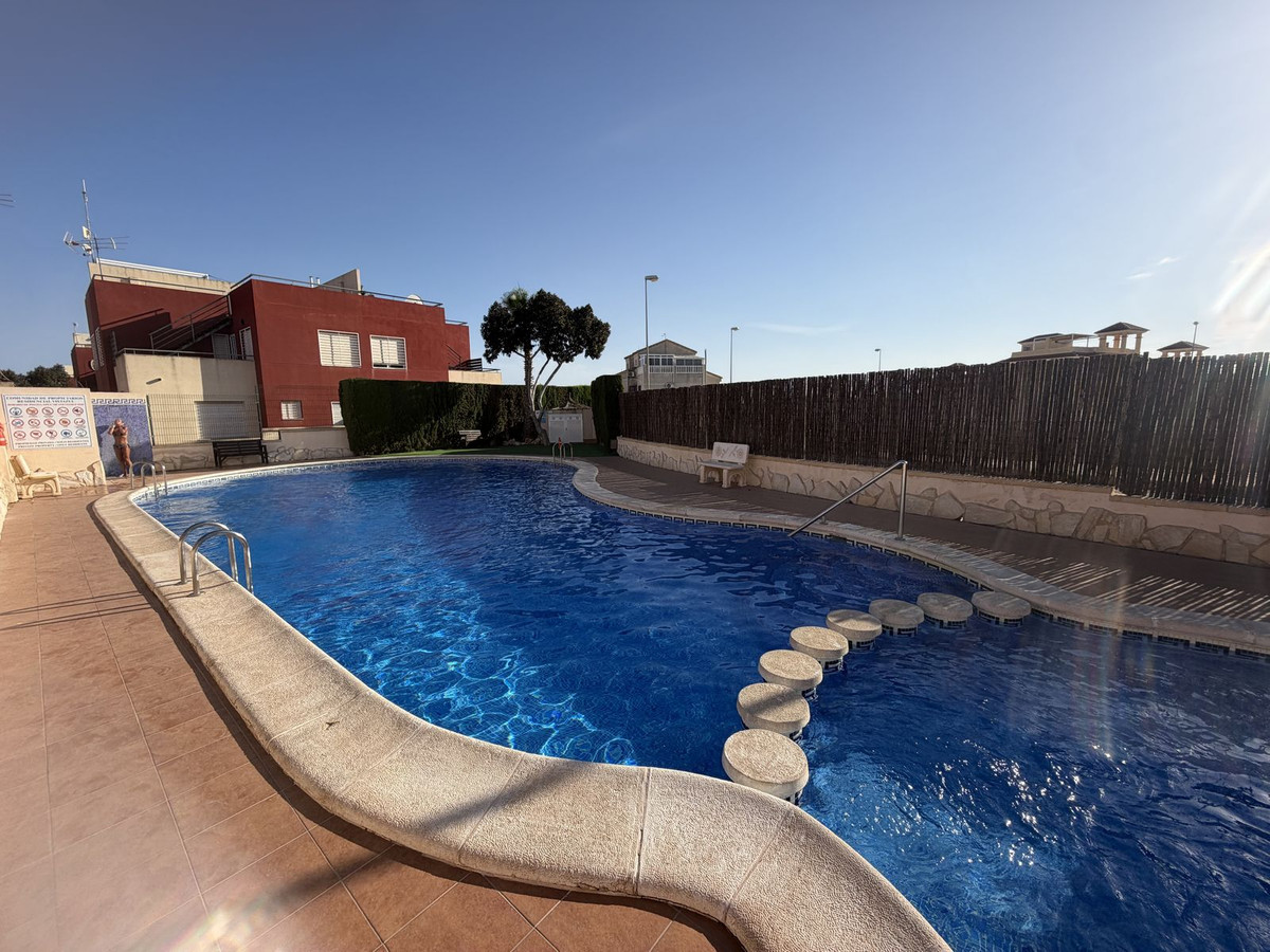 Se vende Pareada de 3 dormitorios en Costa Blanca, Alicante, España