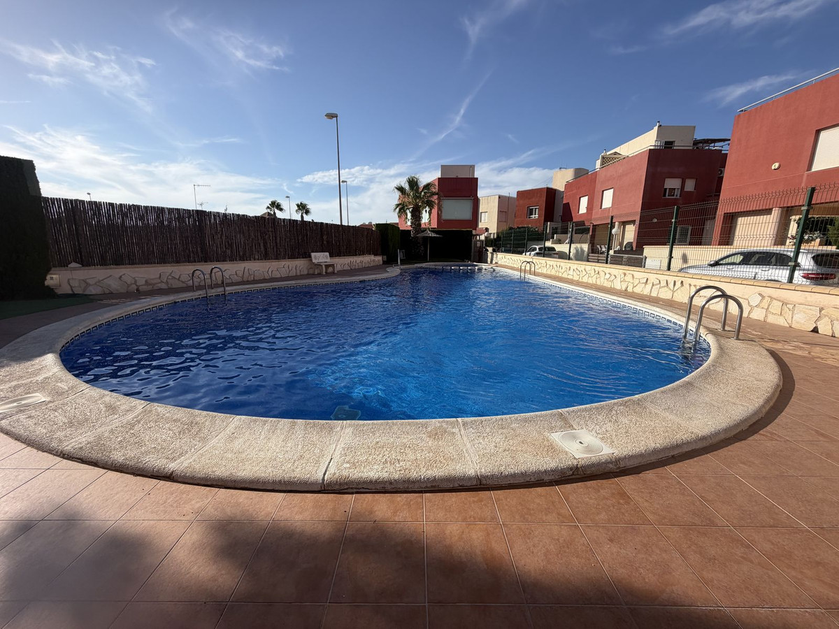 Se vende Pareada de 3 dormitorios en Costa Blanca, Alicante, España