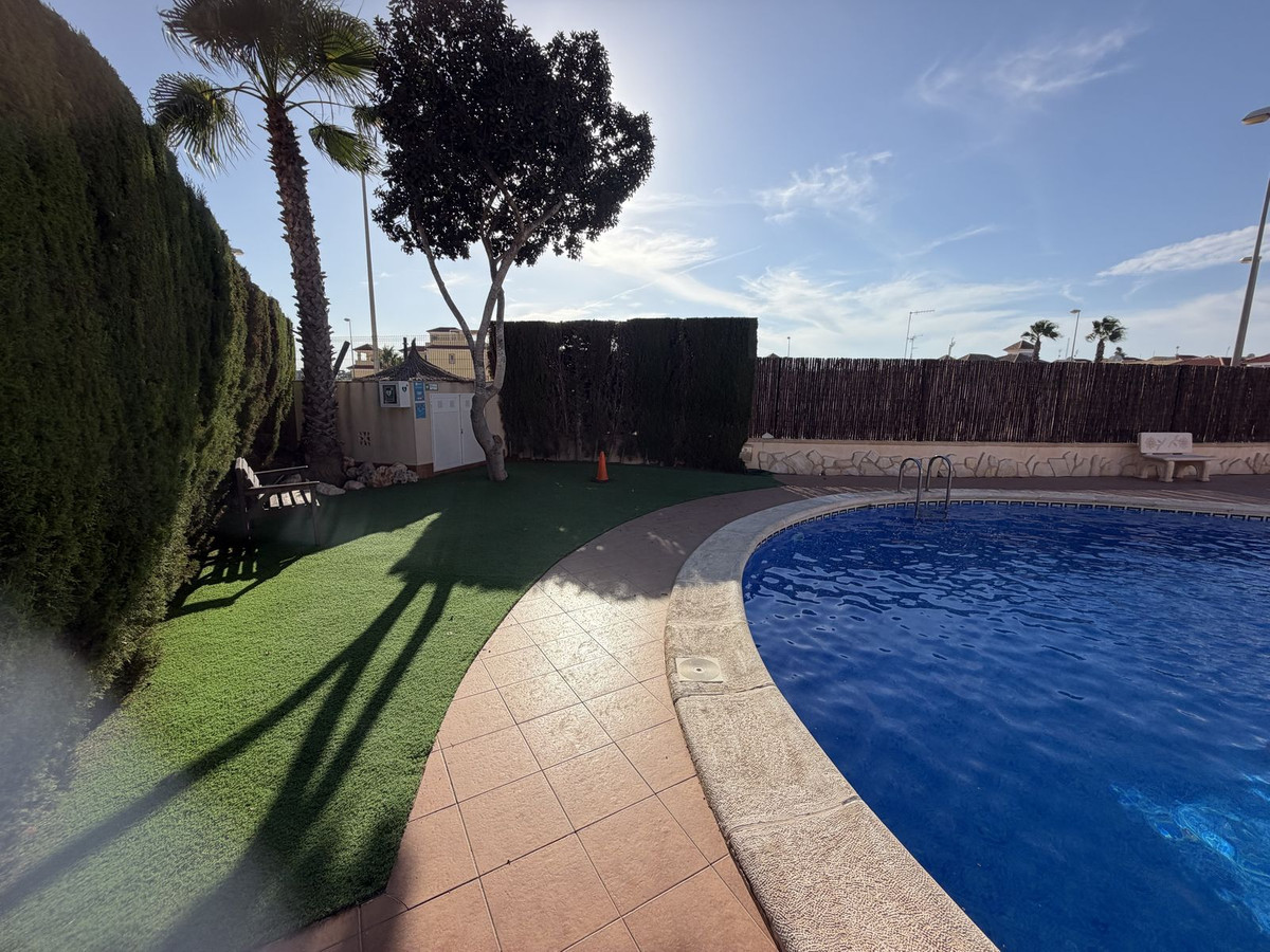 Se vende Pareada de 3 dormitorios en Costa Blanca, Alicante, España