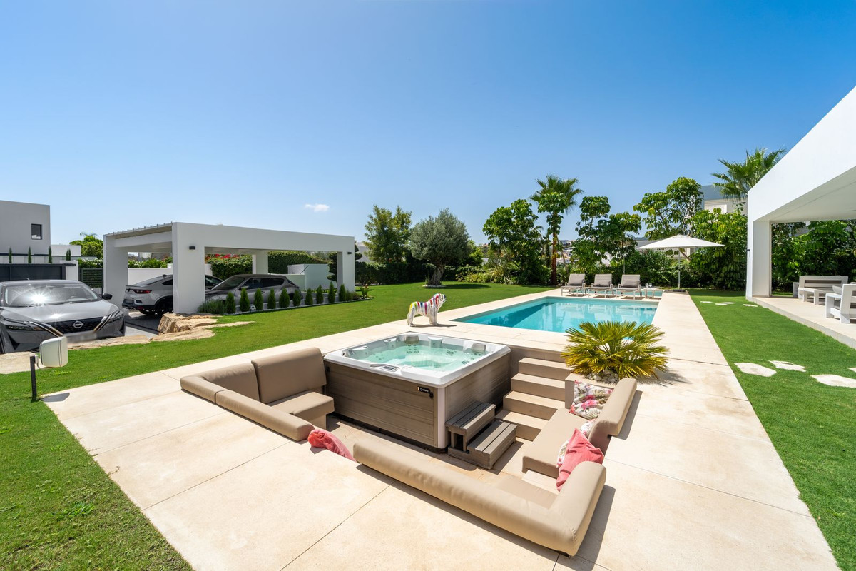 6 Bed Townhouse for sale in La Cala Golf Costa Del Sol, Málaga, Spain