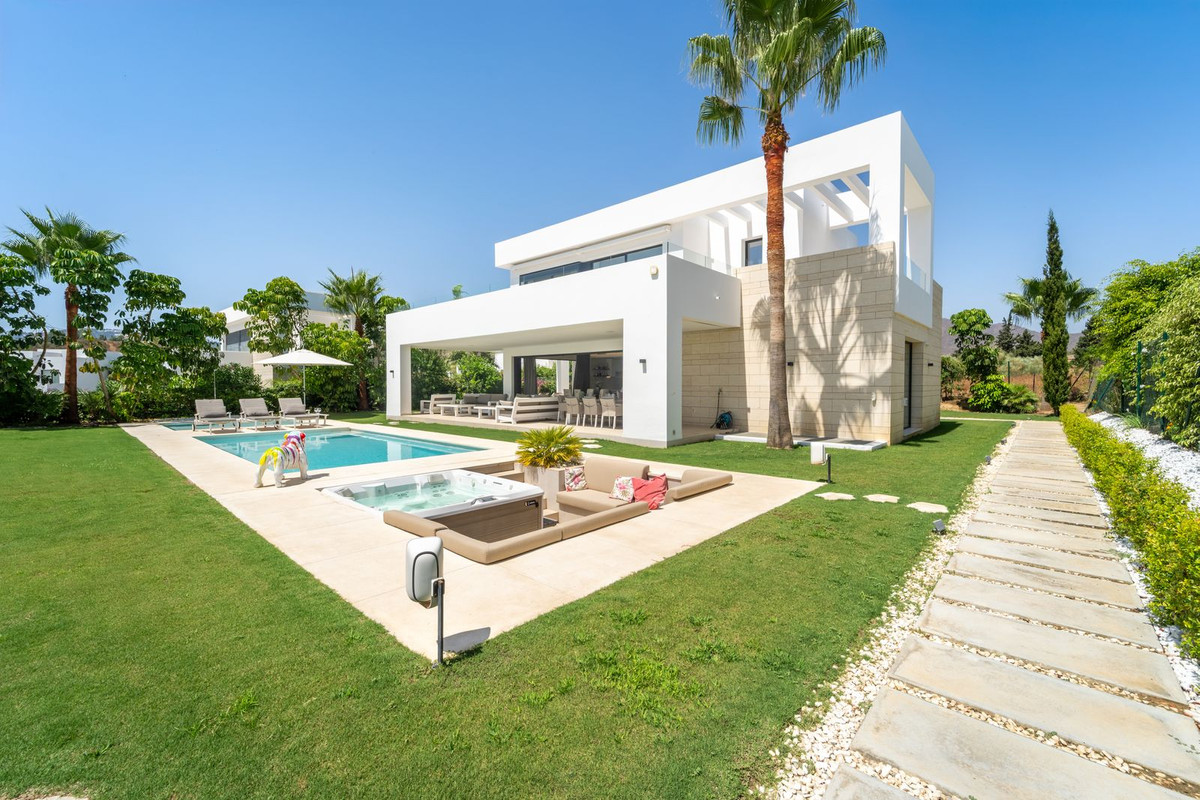 6 Bed Townhouse for sale in La Cala Golf Costa Del Sol, Málaga, Spain