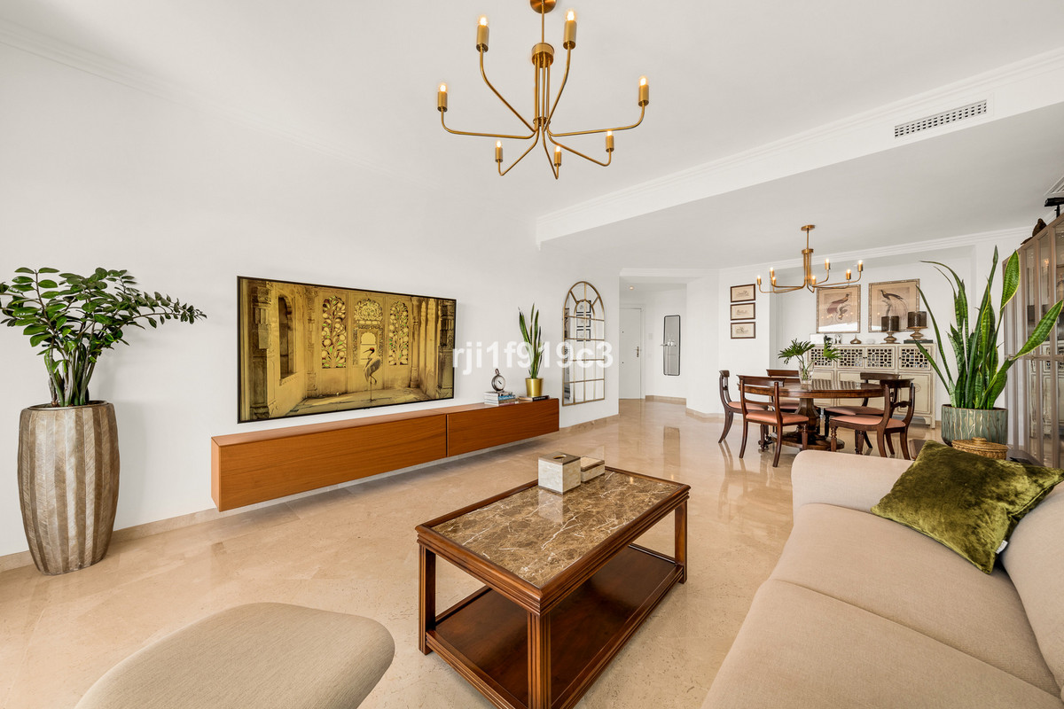 Se vende Apartamento Planta Media de 3 dormitorios en Costa Del Sol, Málaga, España