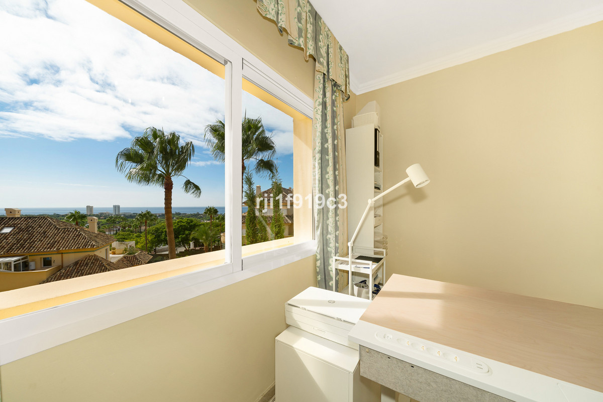 Se vende Apartamento Planta Media de 3 dormitorios en Costa Del Sol, Málaga, España