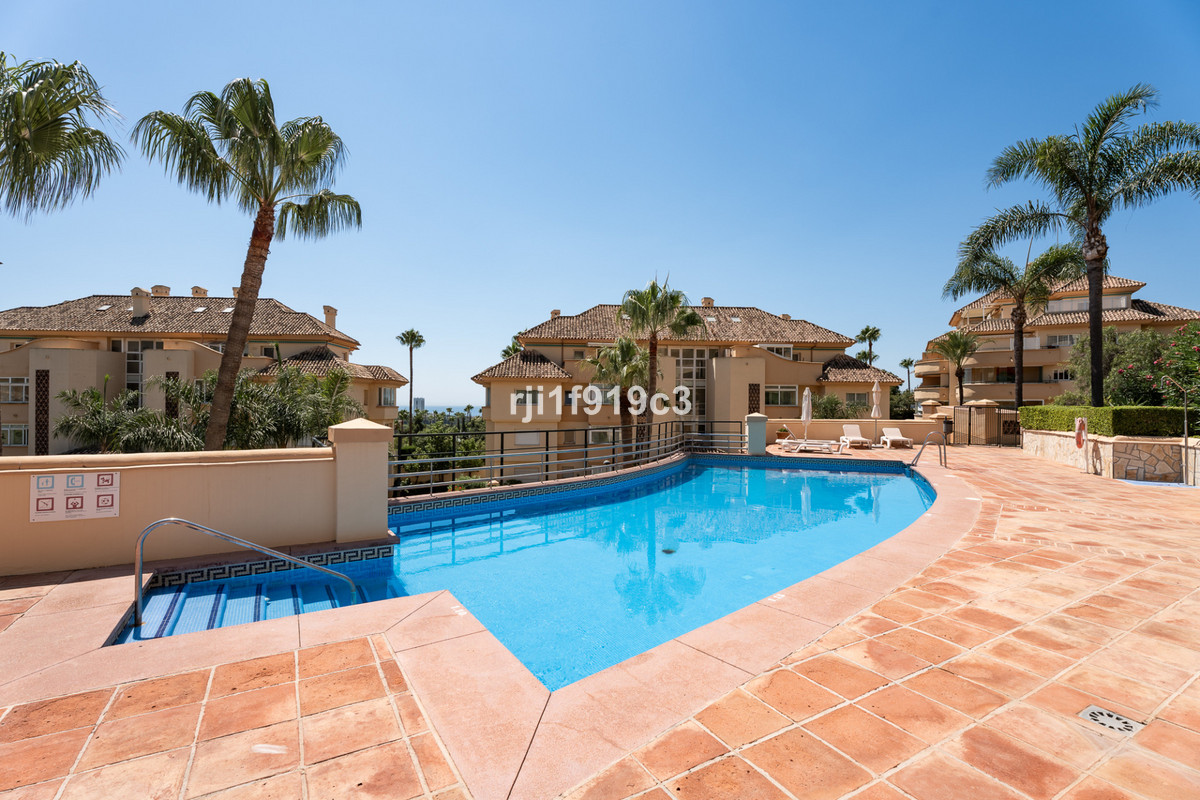 Se vende Apartamento Planta Media de 3 dormitorios en Costa Del Sol, Málaga, España
