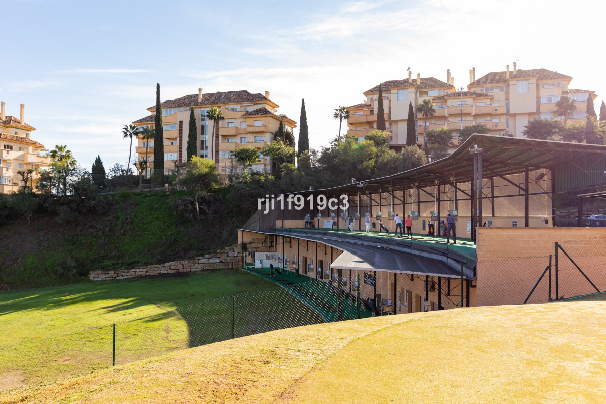 Se vende Apartamento Planta Media de 3 dormitorios en Costa Del Sol, Málaga, España