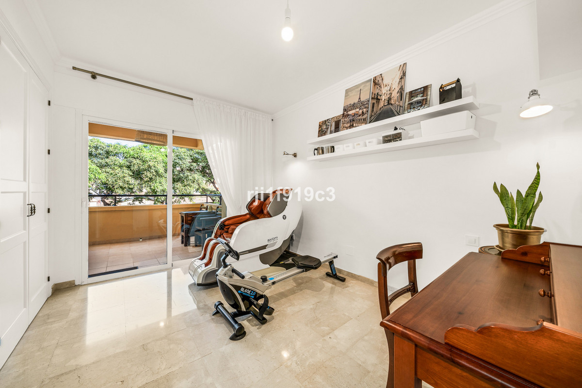 Se vende Apartamento Planta Media de 3 dormitorios en Costa Del Sol, Málaga, España