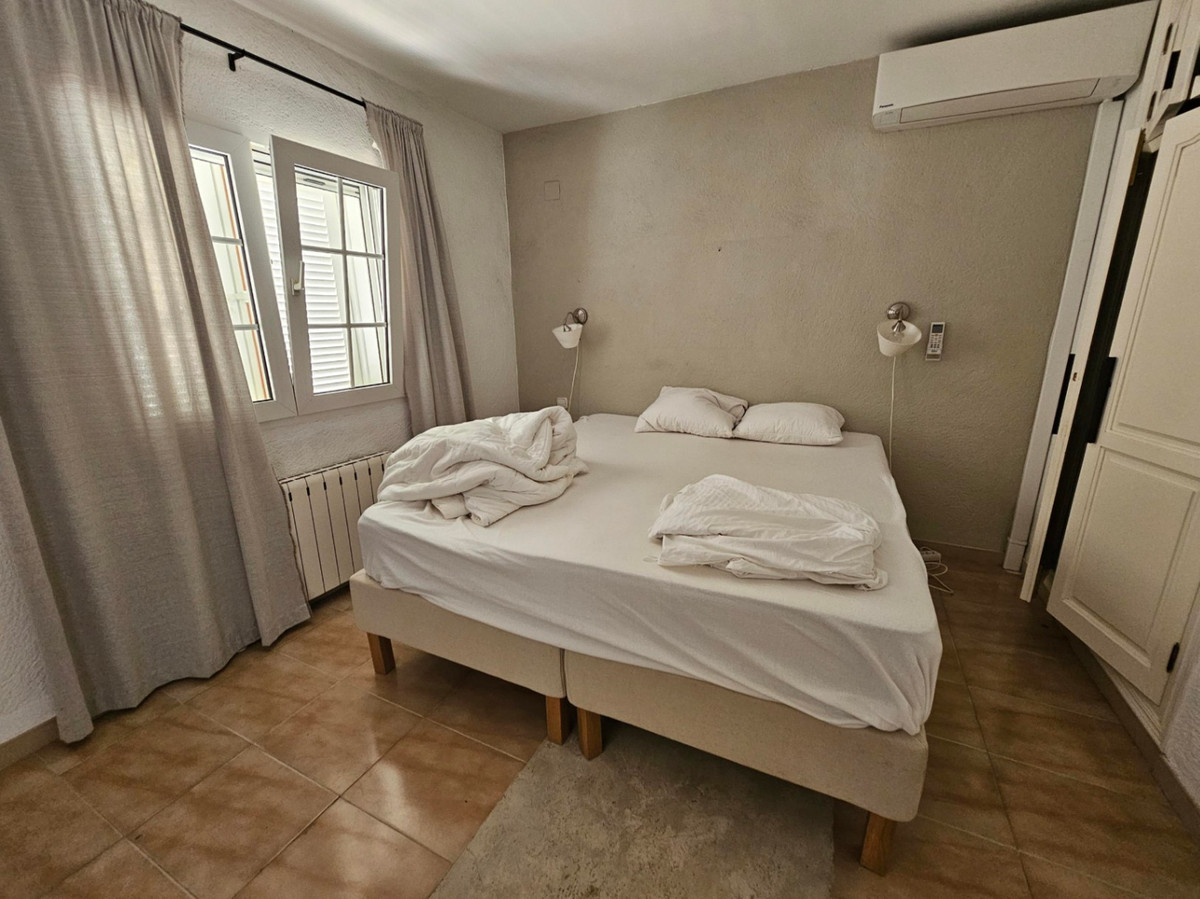 Se vende Villa - Chalet de 6 dormitorios en Costa Blanca, Alicante, España