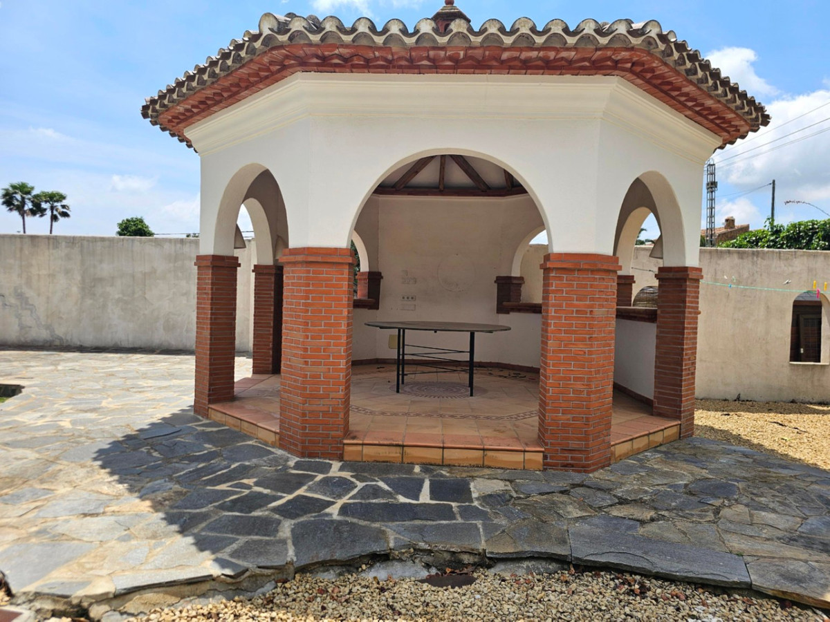 Se vende Villa - Chalet de 6 dormitorios en Costa Blanca, Alicante, España
