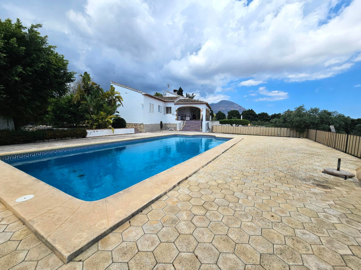 Se vende Villa - Chalet de 6 dormitorios en Costa Blanca, Alicante, España