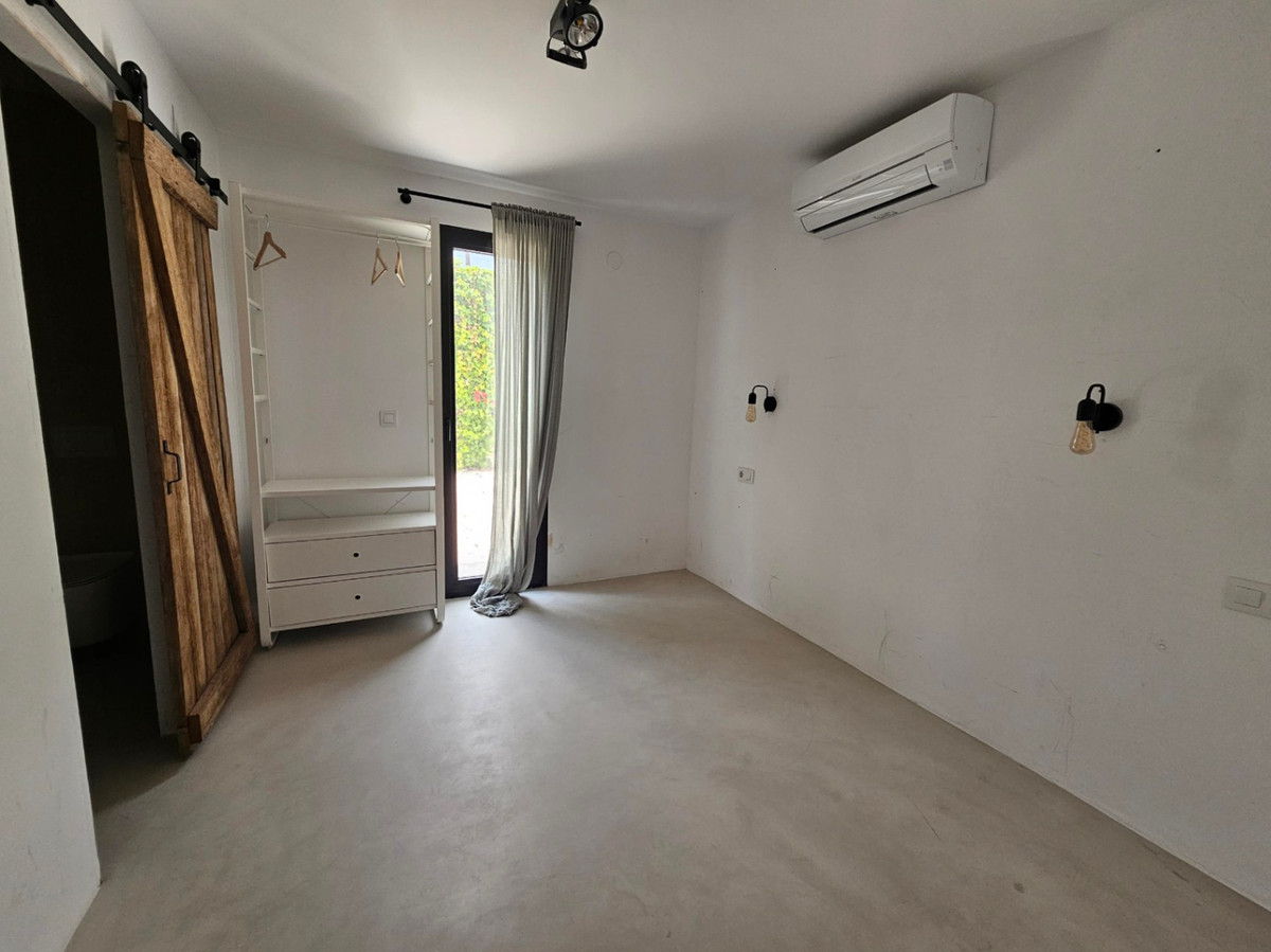 Se vende Villa - Chalet de 6 dormitorios en Costa Blanca, Alicante, España