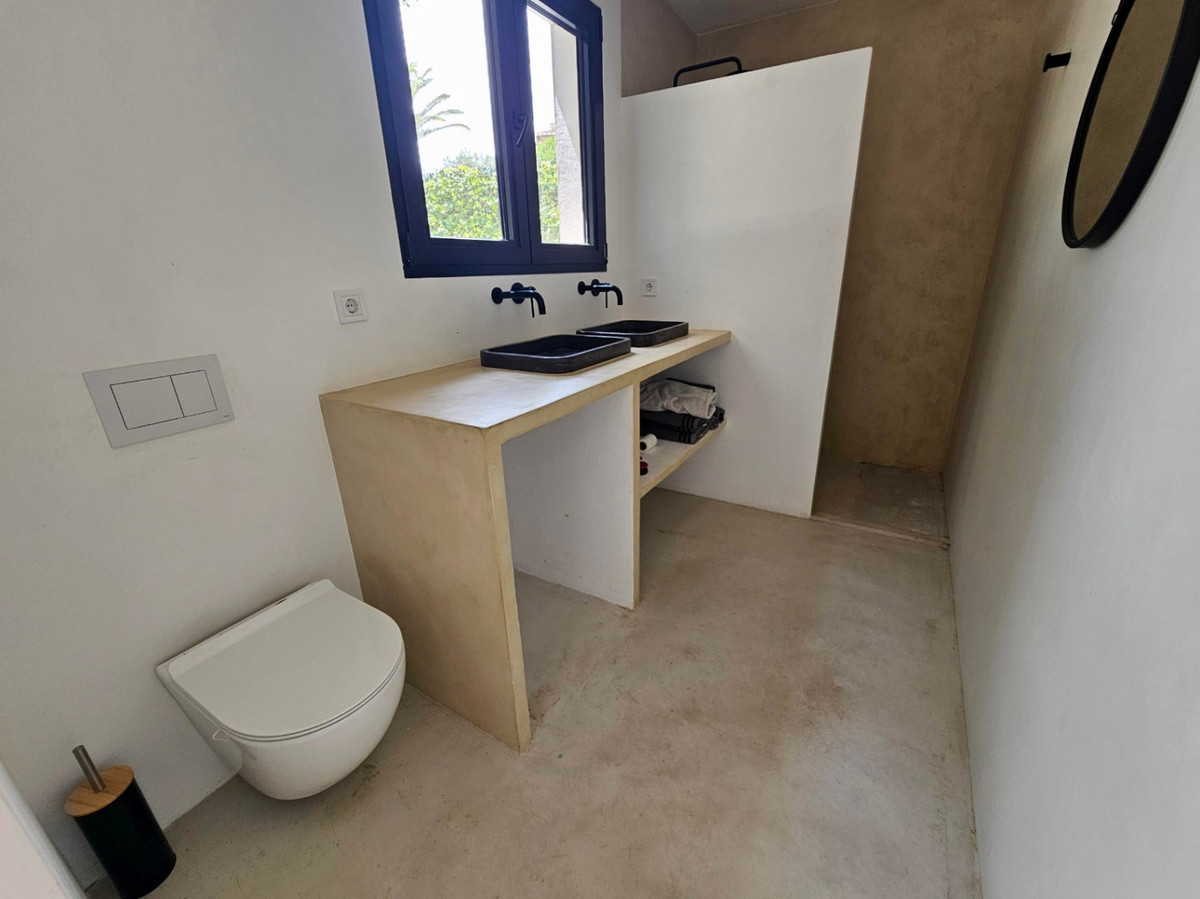 Se vende Villa - Chalet de 6 dormitorios en Costa Blanca, Alicante, España