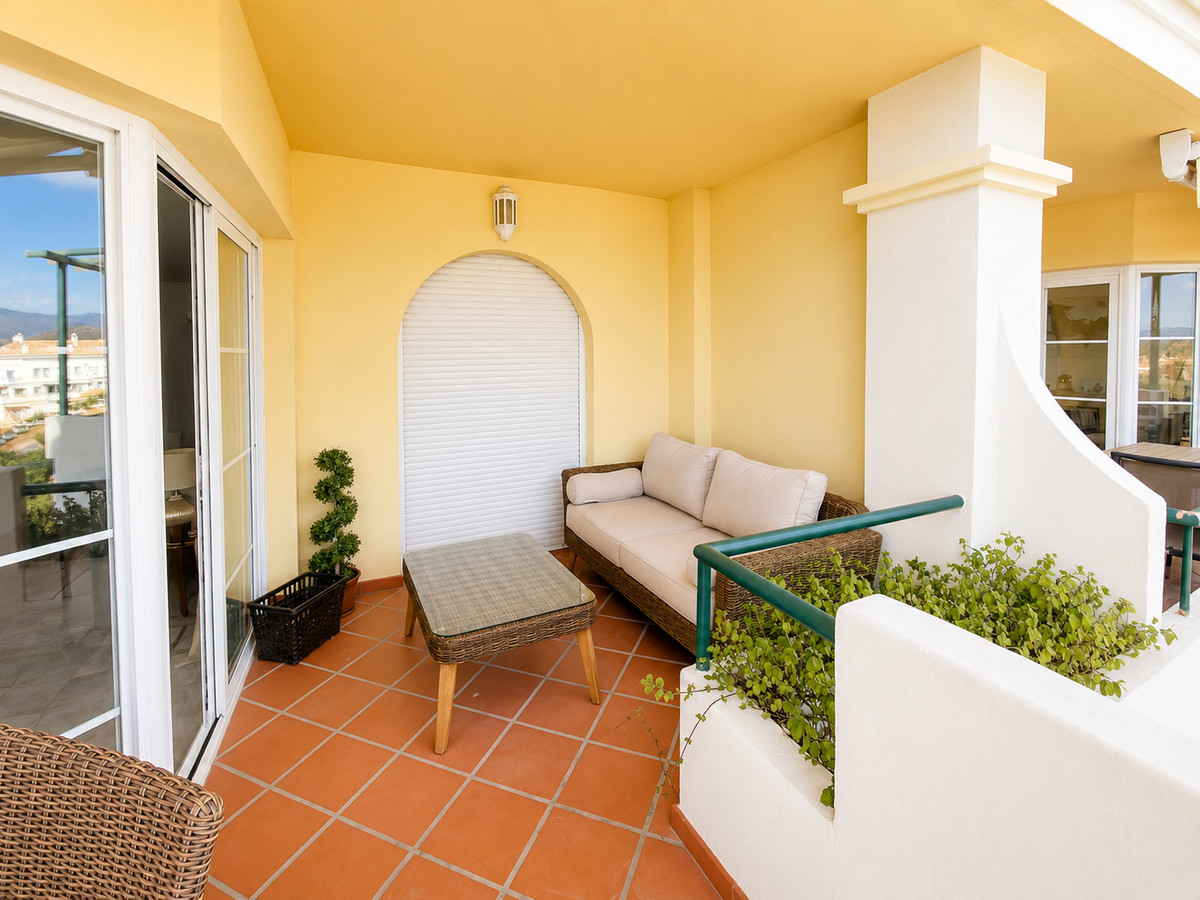 2 Bed Apartment for sale in Nueva Andalucía Costa Del Sol, Málaga, Spain