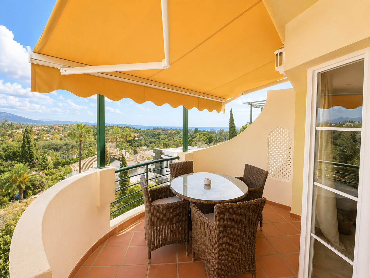 2 Bed Apartment for sale in Nueva Andalucía Costa Del Sol, Málaga, Spain