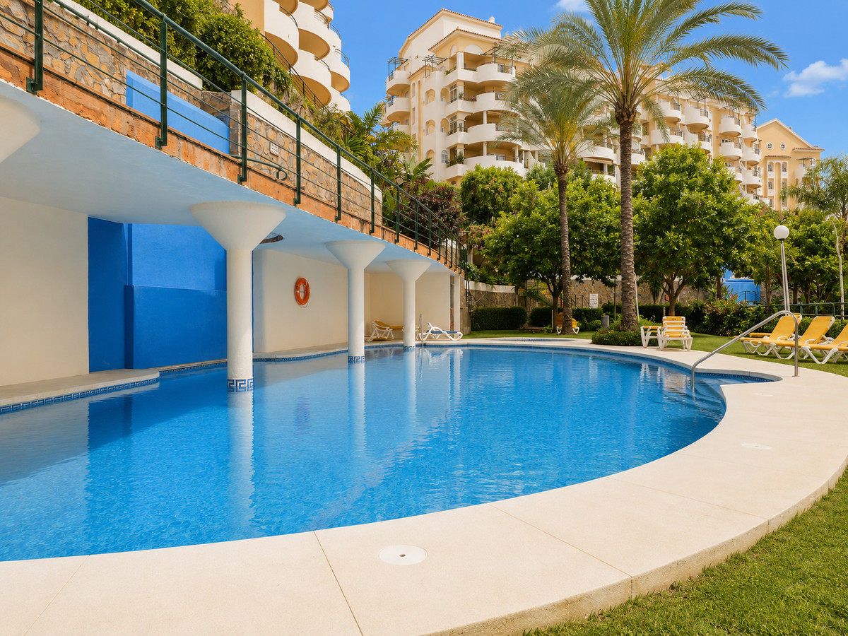2 Bed Apartment for sale in Nueva Andalucía Costa Del Sol, Málaga, Spain