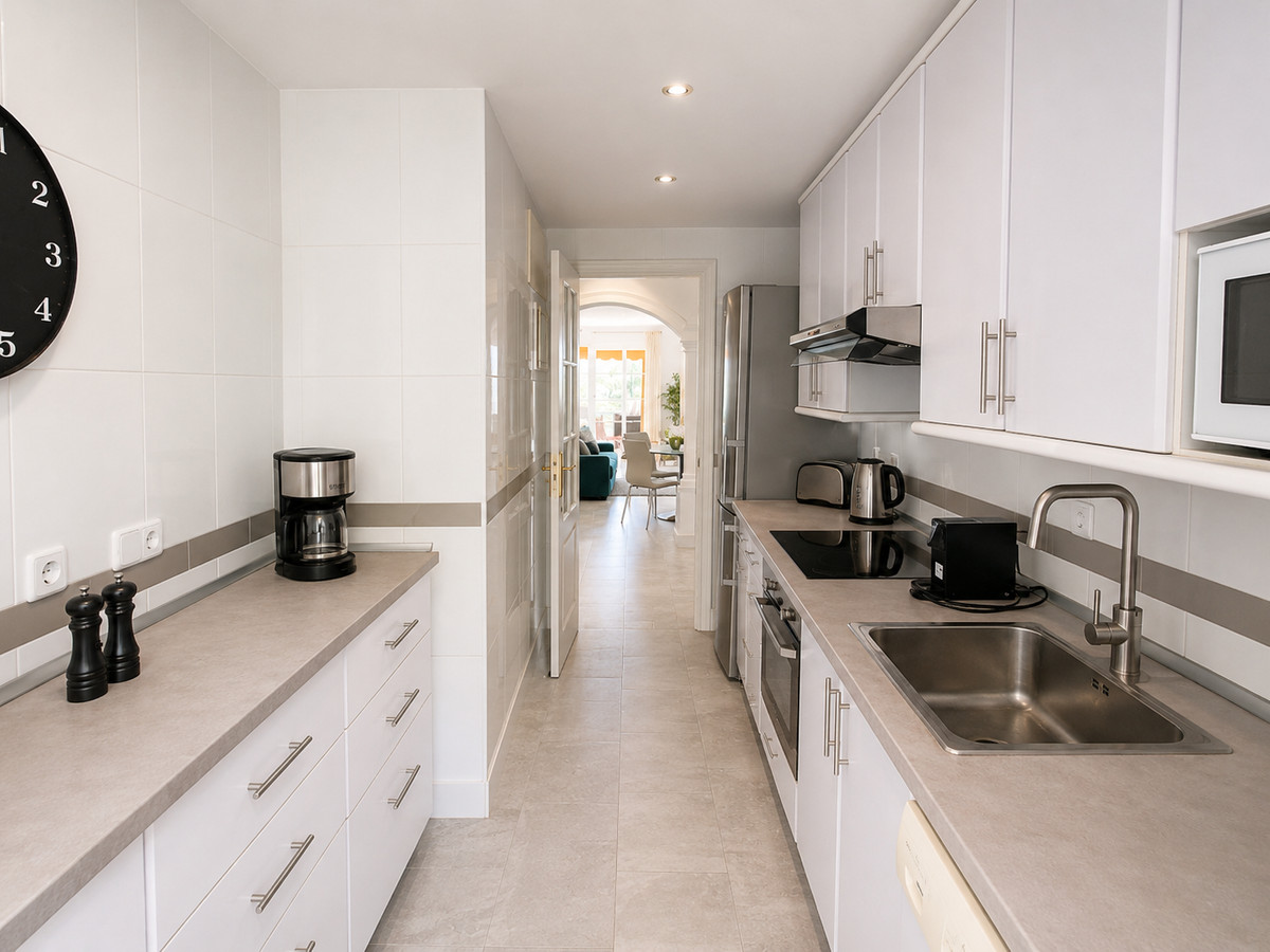 2 Bed Apartment for sale in Nueva Andalucía Costa Del Sol, Málaga, Spain