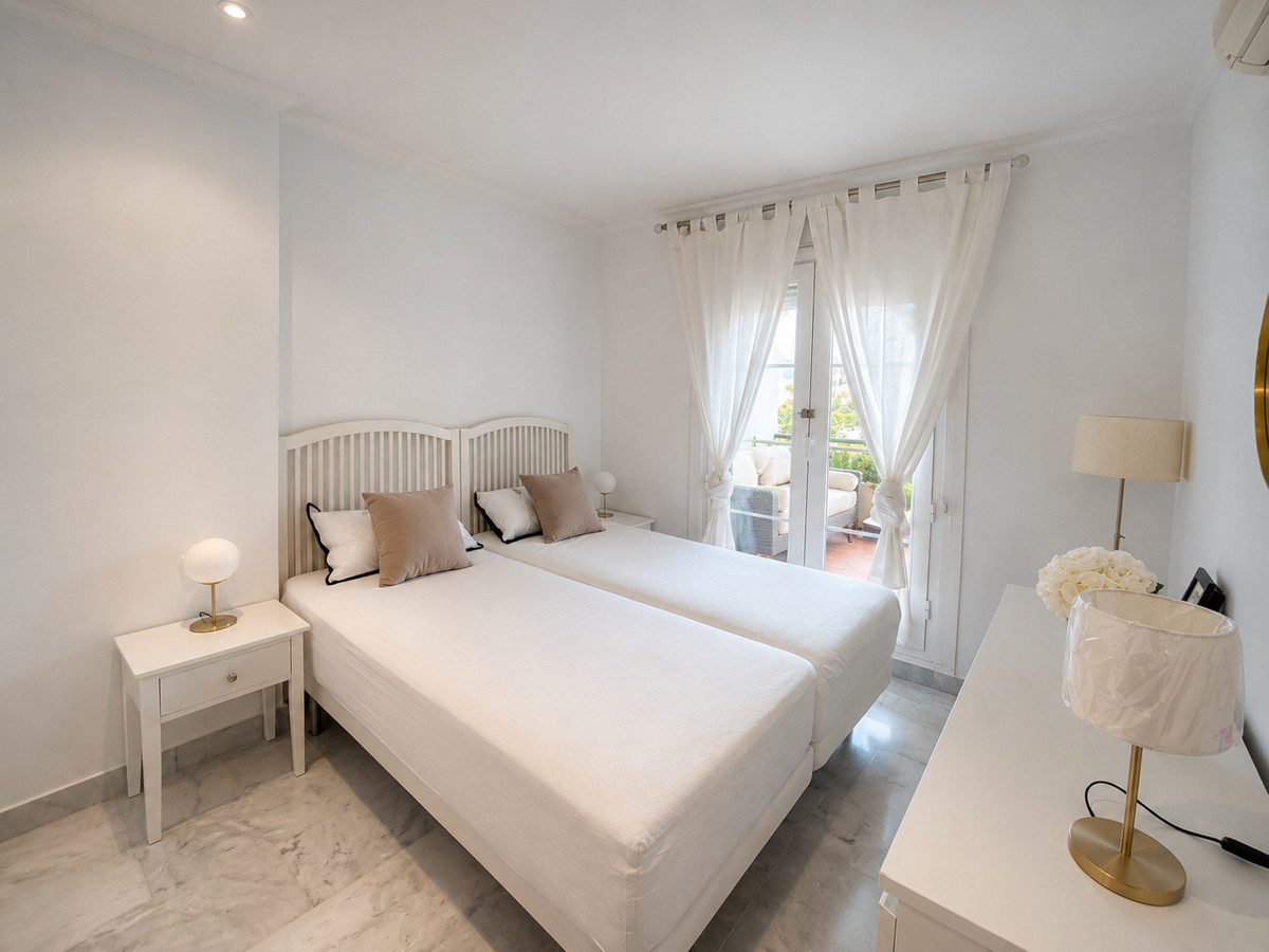 2 Bed Apartment for sale in Nueva Andalucía Costa Del Sol, Málaga, Spain
