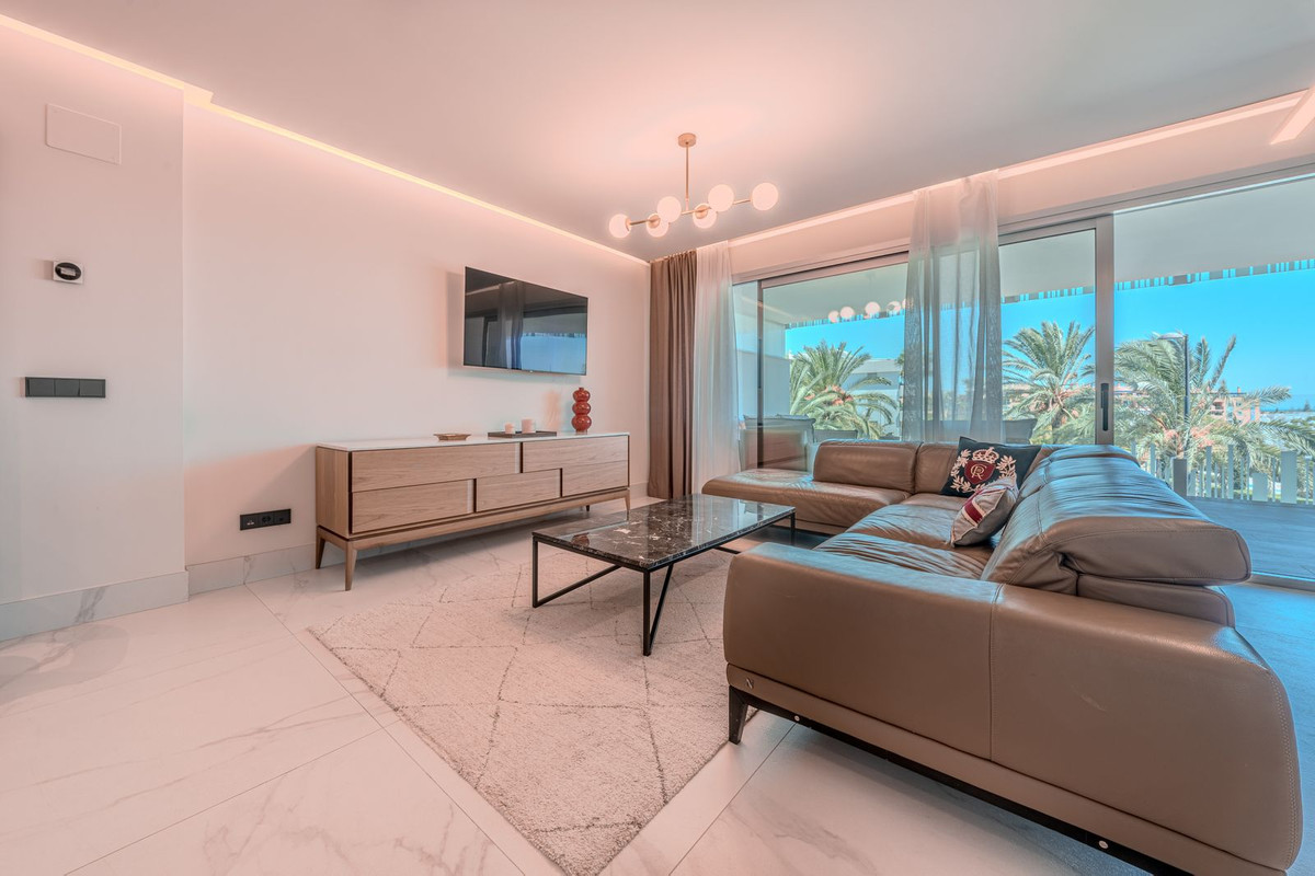 Se vende Apartamento Planta Media de 3 dormitorios en Costa Del Sol, Málaga, España