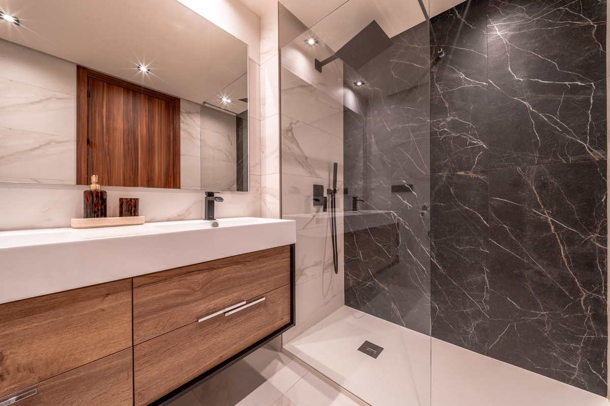 Se vende Apartamento Planta Media de 3 dormitorios en Costa Del Sol, Málaga, España