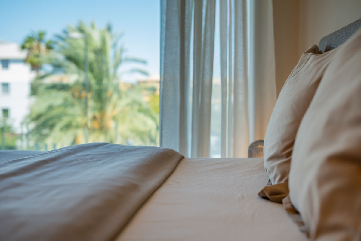 Se vende Apartamento Planta Media de 3 dormitorios en Costa Del Sol, Málaga, España