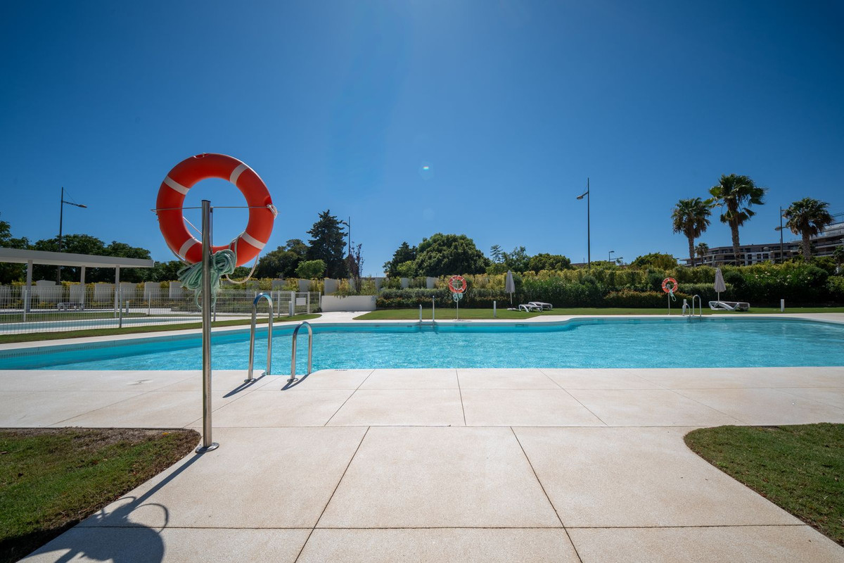 Se vende Apartamento Planta Media de 3 dormitorios en Costa Del Sol, Málaga, España