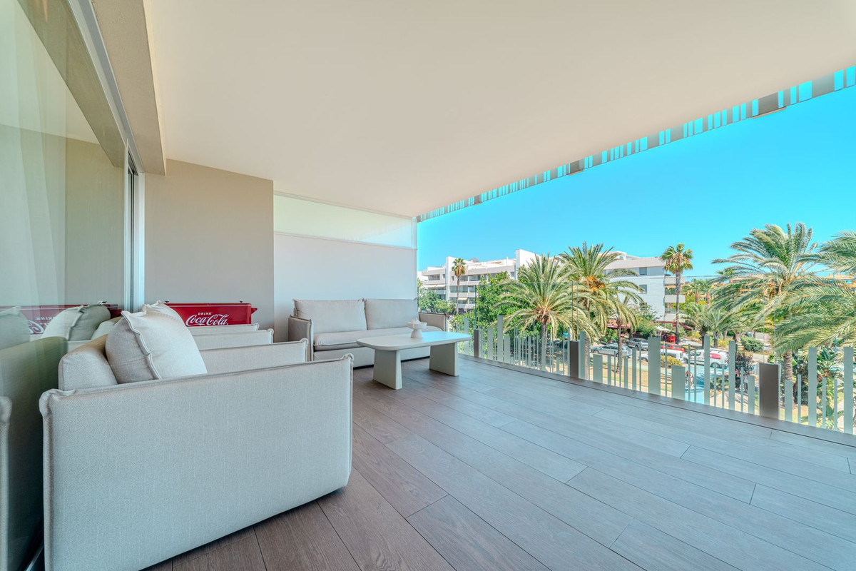 Se vende Apartamento Planta Media de 3 dormitorios en Costa Del Sol, Málaga, España