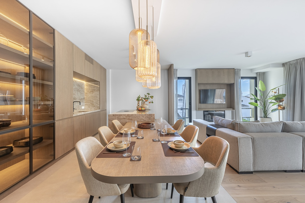 3 Bed Apartment for sale in The Golden Mile Costa Del Sol, Málaga, Spain