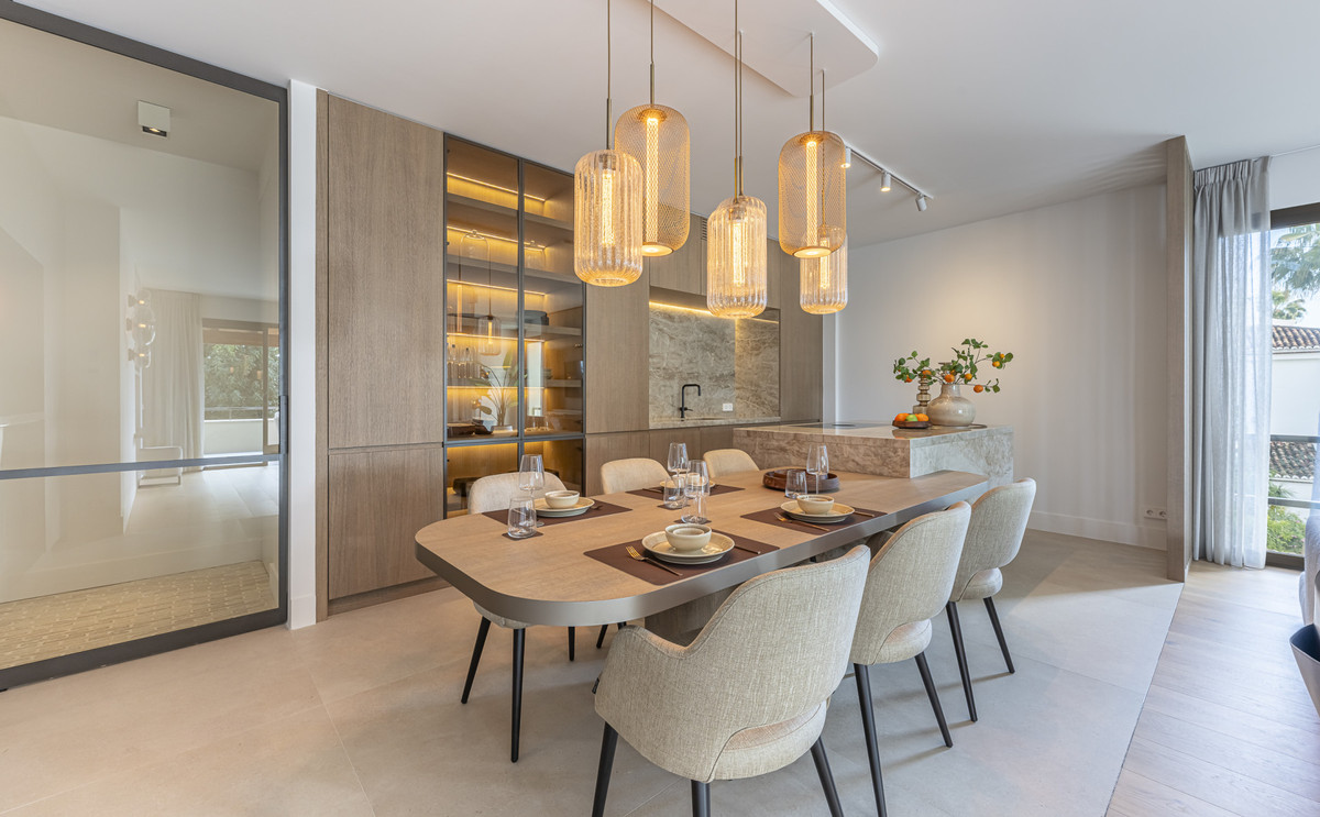 3 Bed Apartment for sale in The Golden Mile Costa Del Sol, Málaga, Spain