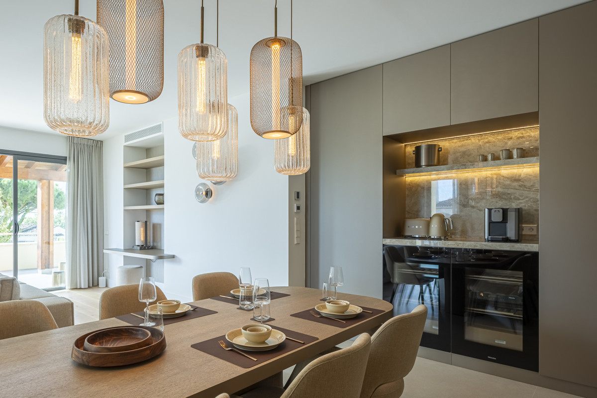 3 Bed Apartment for sale in The Golden Mile Costa Del Sol, Málaga, Spain