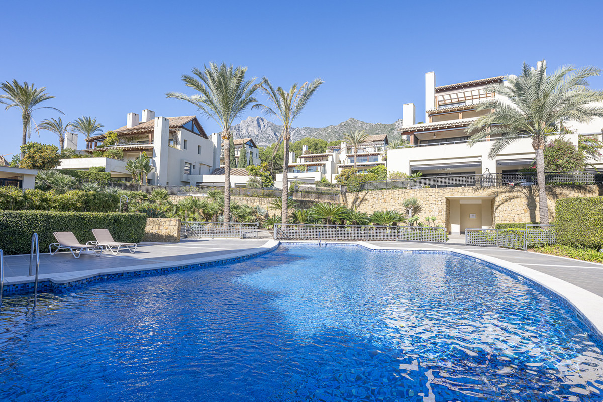 3 Bed Apartment for sale in The Golden Mile Costa Del Sol, Málaga, Spain