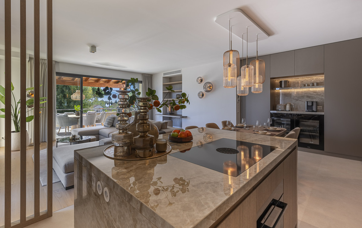 3 Bed Apartment for sale in The Golden Mile Costa Del Sol, Málaga, Spain