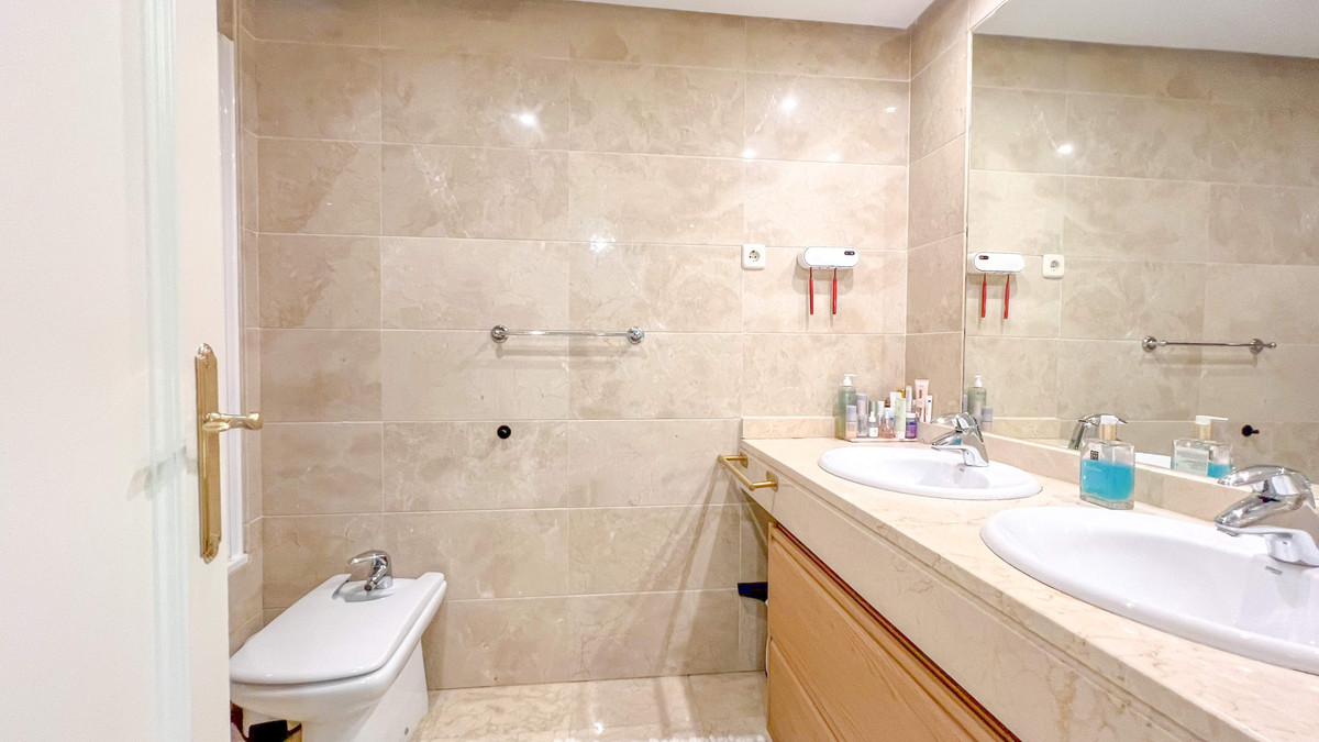 2 Bed Apartment for sale in Marbella Costa Del Sol, Málaga, Spain
