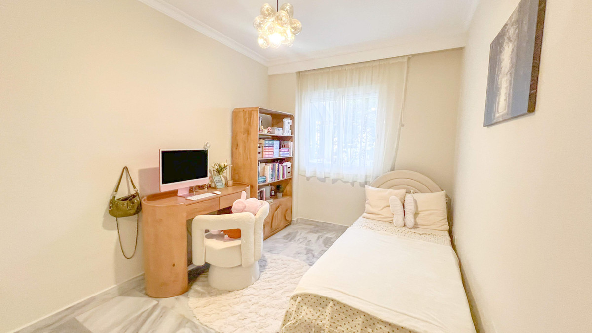 2 Bed Apartment for sale in Marbella Costa Del Sol, Málaga, Spain