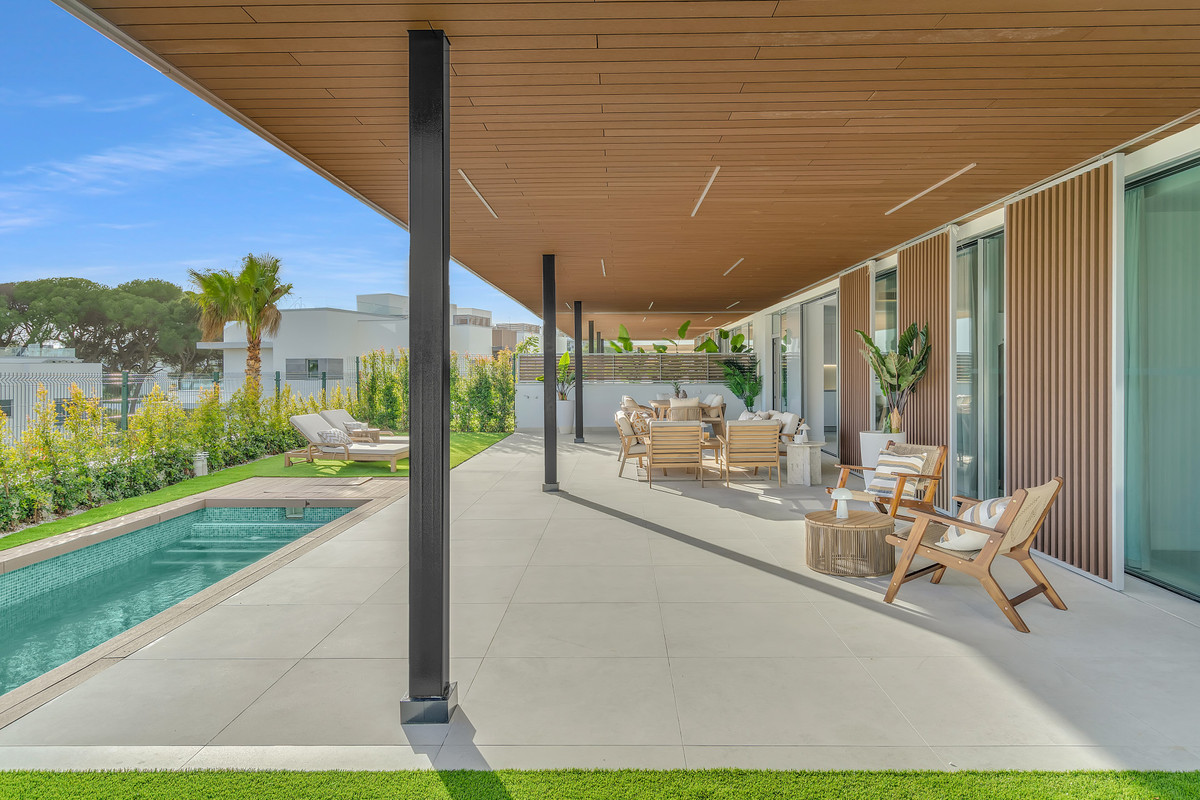 4 Bed Apartment for sale in Santa Clara Costa Del Sol, Málaga, Spain