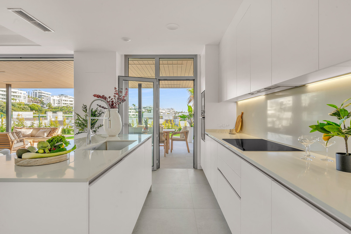 4 Bed Apartment for sale in Santa Clara Costa Del Sol, Málaga, Spain
