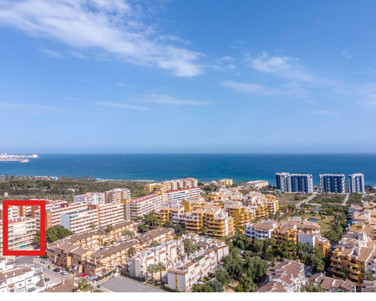 Se vende Apartamento Planta Media de 2 dormitorios en Costa Blanca, Alicante, España