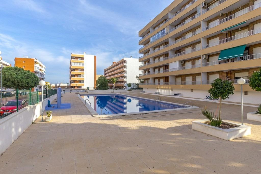 Se vende Apartamento Planta Media de 2 dormitorios en Costa Blanca, Alicante, España