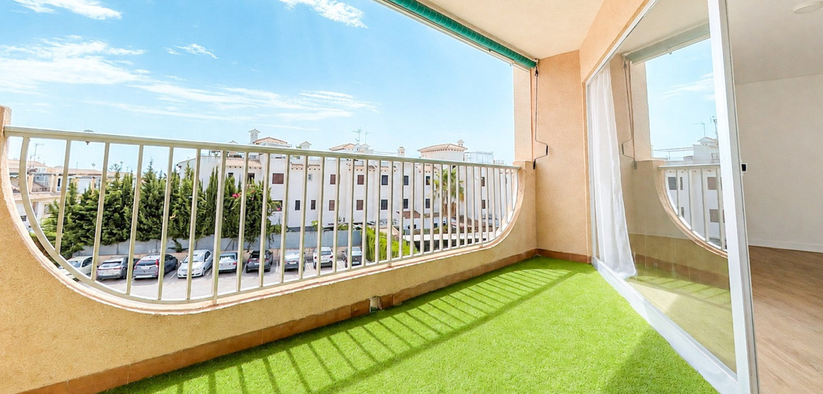 Se vende Apartamento Planta Media de 3 dormitorios en Costa Blanca, Alicante, España
