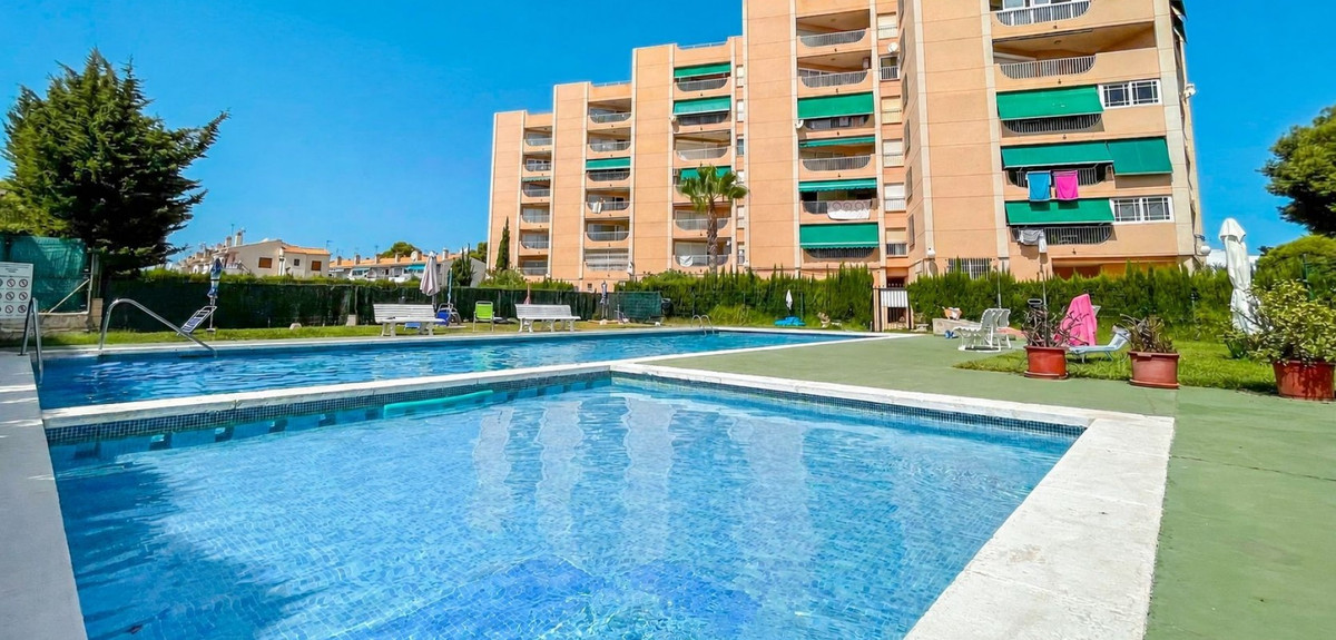 Se vende Apartamento Planta Media de 3 dormitorios en Costa Blanca, Alicante, España
