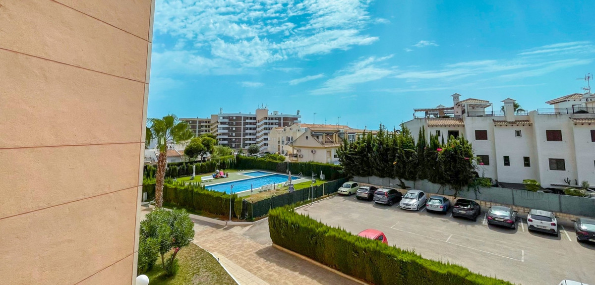 Se vende Apartamento Planta Media de 3 dormitorios en Costa Blanca, Alicante, España