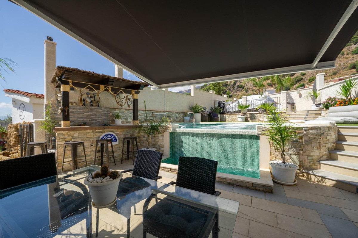 Se vende Villa - Chalet de 3 dormitorios en Costa Del Sol, Málaga, España
