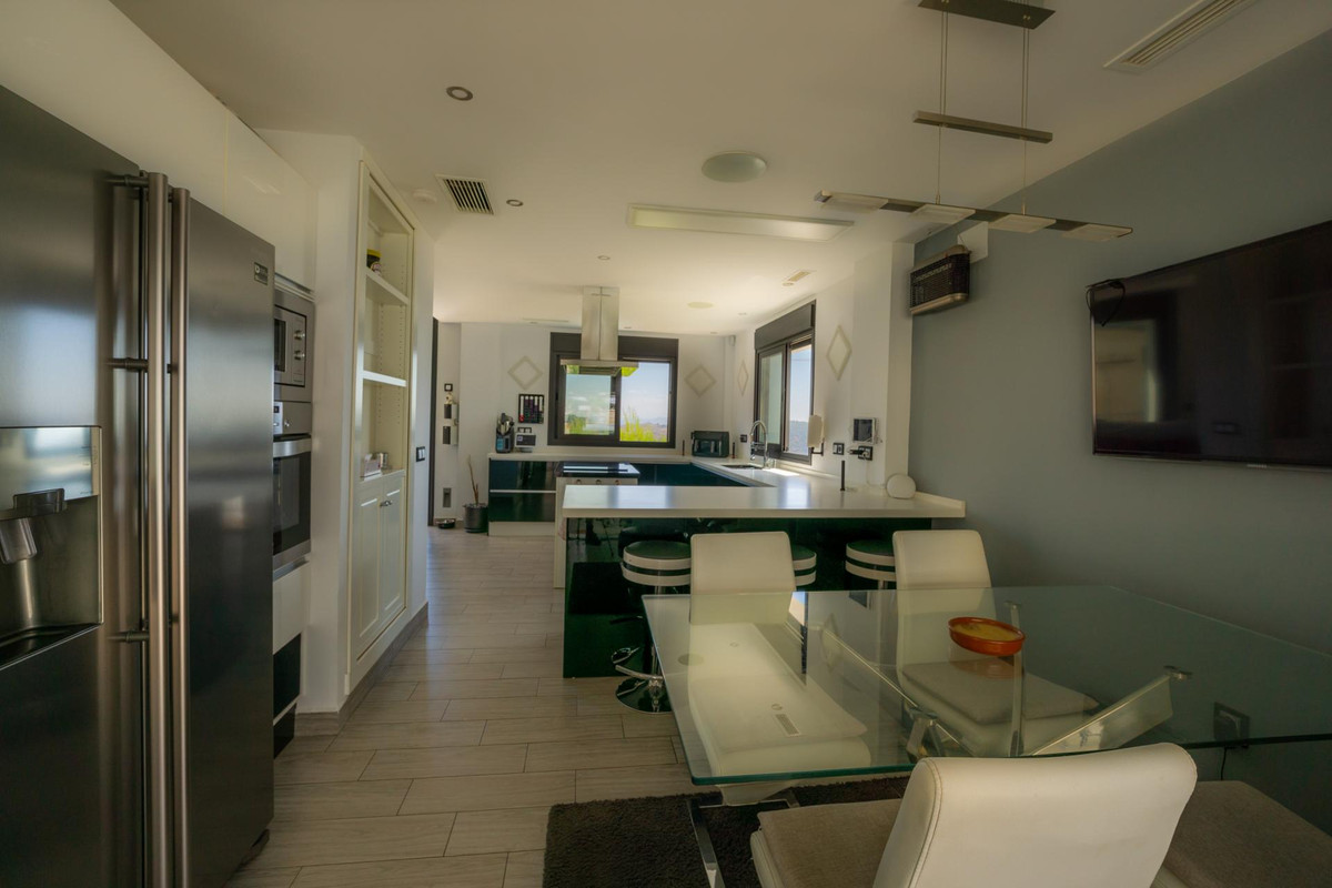 Se vende Villa - Chalet de 3 dormitorios en Costa Del Sol, Málaga, España