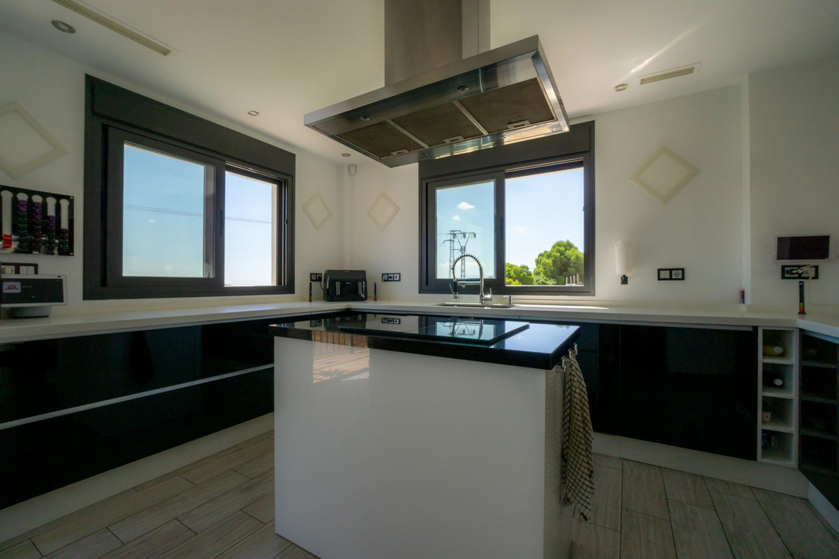 Se vende Villa - Chalet de 3 dormitorios en Costa Del Sol, Málaga, España