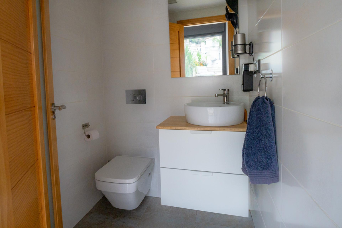 Se vende Villa - Chalet de 3 dormitorios en Costa Del Sol, Málaga, España