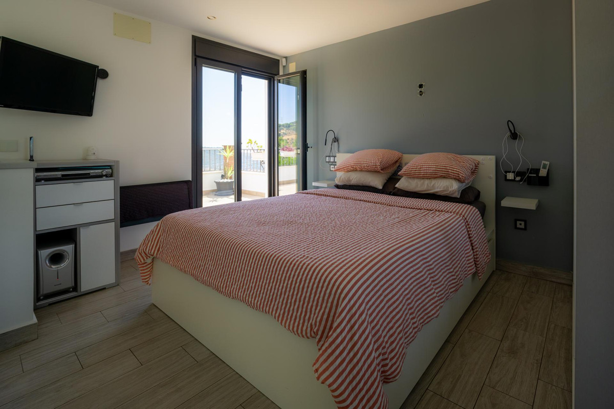 Se vende Villa - Chalet de 3 dormitorios en Costa Del Sol, Málaga, España