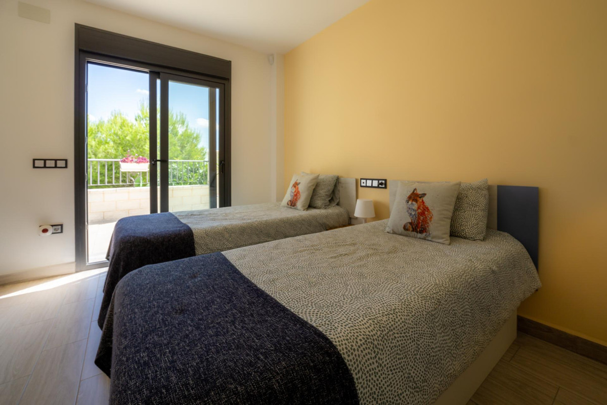 Se vende Villa - Chalet de 3 dormitorios en Costa Del Sol, Málaga, España