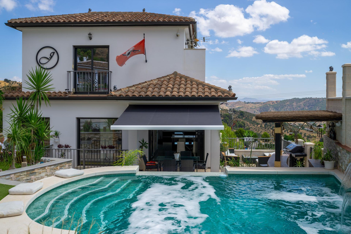 Se vende Villa - Chalet de 3 dormitorios en Costa Del Sol, Málaga, España