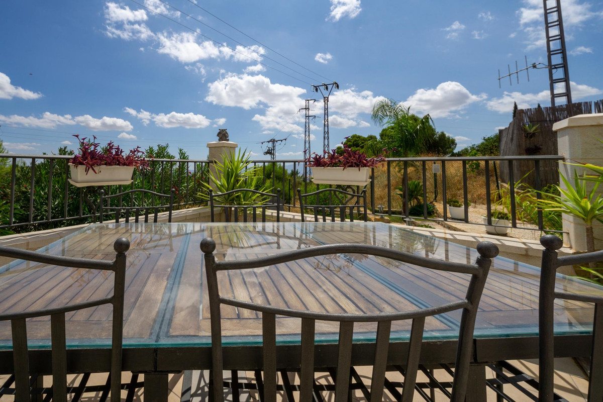 Se vende Villa - Chalet de 3 dormitorios en Costa Del Sol, Málaga, España
