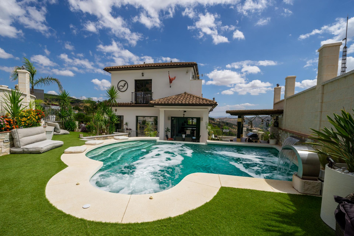 Se vende Villa - Chalet de 3 dormitorios en Costa Del Sol, Málaga, España